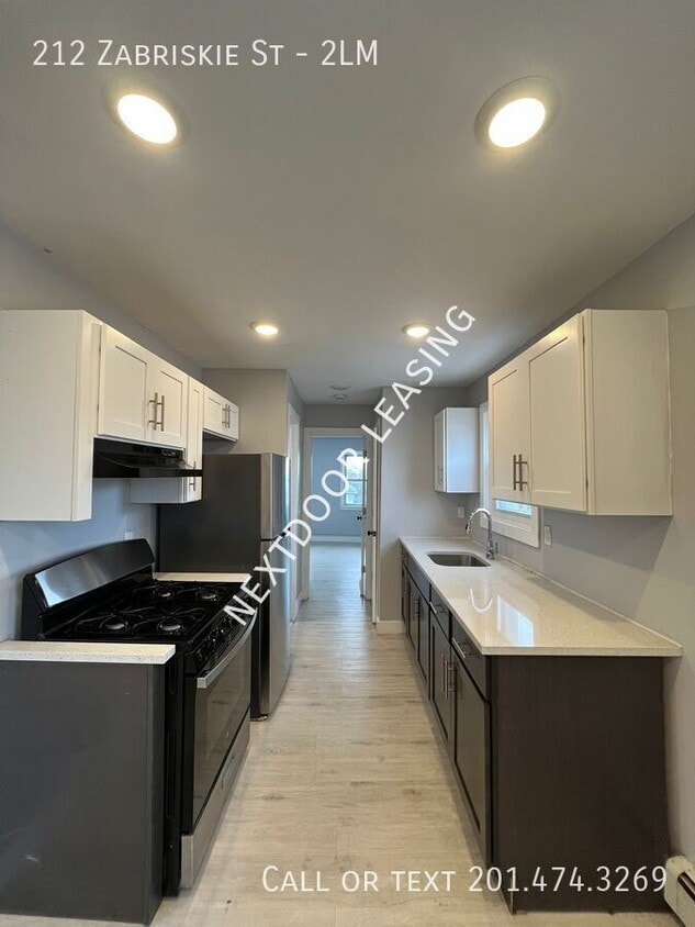 Photo - 212 Zabriskie St-2LM