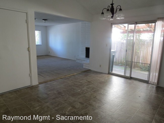 Building Photo - 7413-7415 Tierra Way