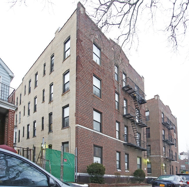 Building Photo - 527-537 E 2nd St