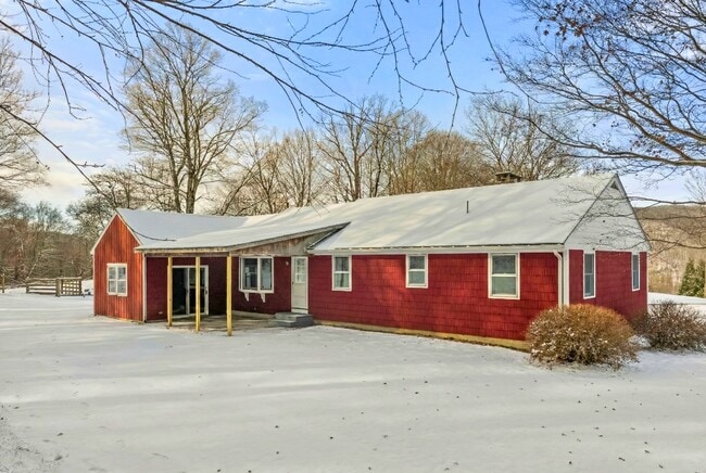 Building Photo - 52B Fuller Mountain Rd