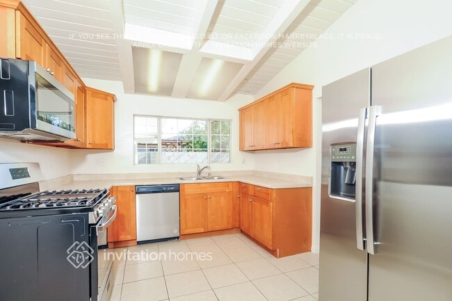 Building Photo - 8002 Crosnoe Ave