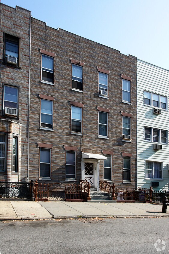 Building Photo - 201 Kent St