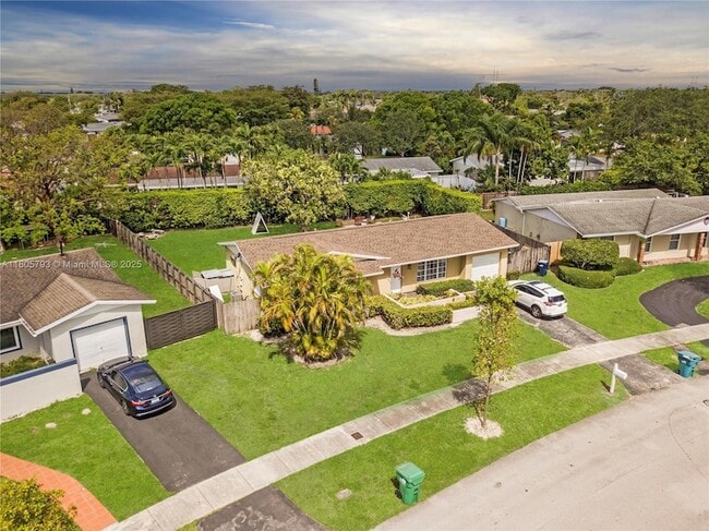 Building Photo - 10520 SW 124th Ave