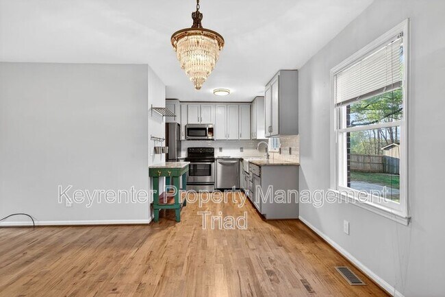 Foto del edificio - 2312 Bonnie Ln