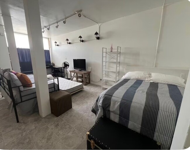 Foto del edificio - 2611 W Peterson Ave