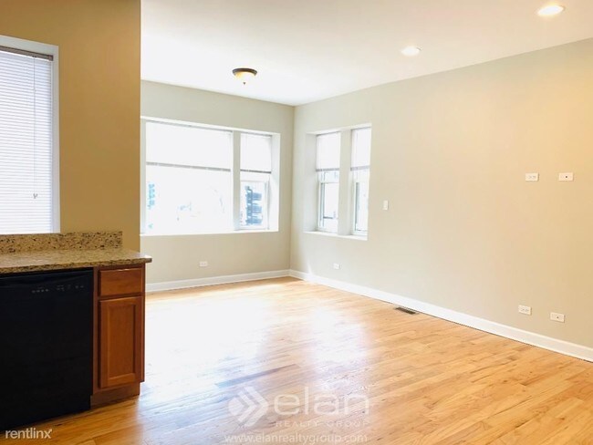 Building Photo - 4603 N Kimball Ave