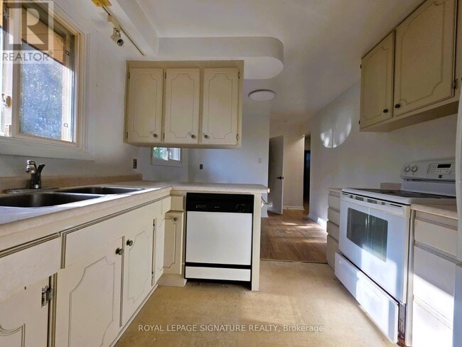 Building Photo - 57 Foreht Crescent