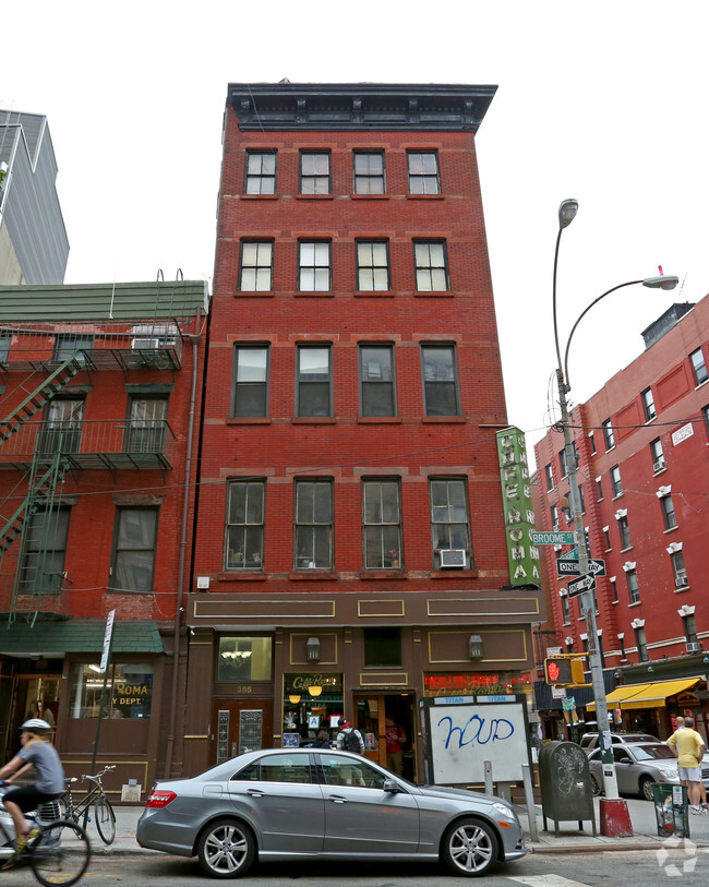 Foto del edificio - 385 Broome St