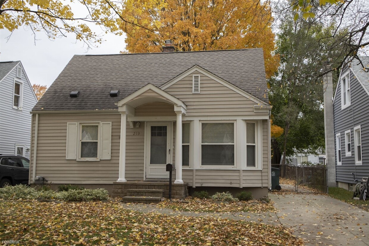Primary Photo - 3 br, 2 bath House - 213 East Webster Road
