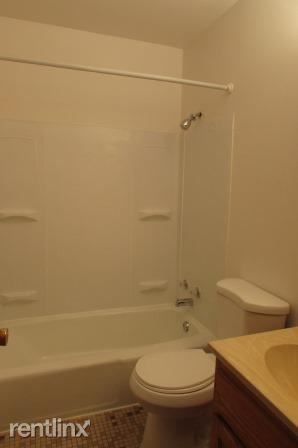 Building Photo - 615 Skyview Pl