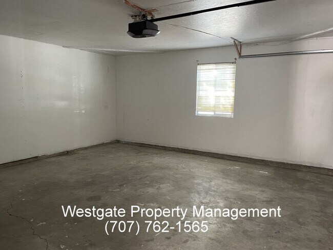 Building Photo - 1424 Sunrise Pkwy