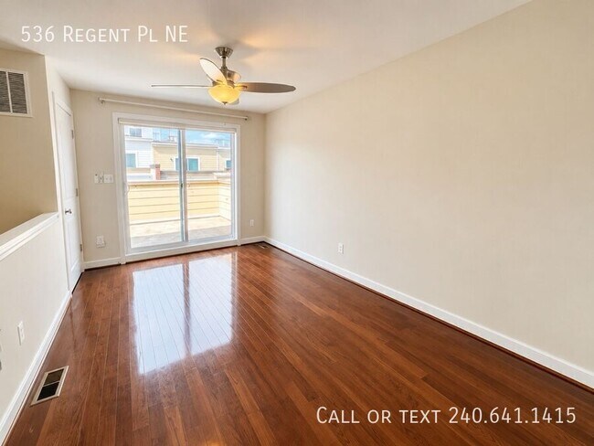 Photo - 536 Regent Pl NE- House