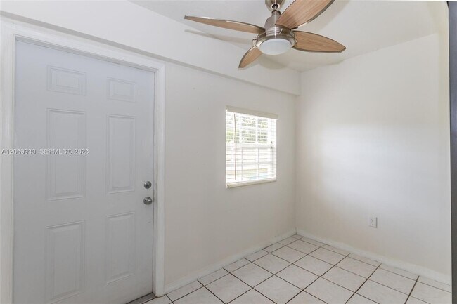 Foto del edificio - 3777 NW 78th Ave