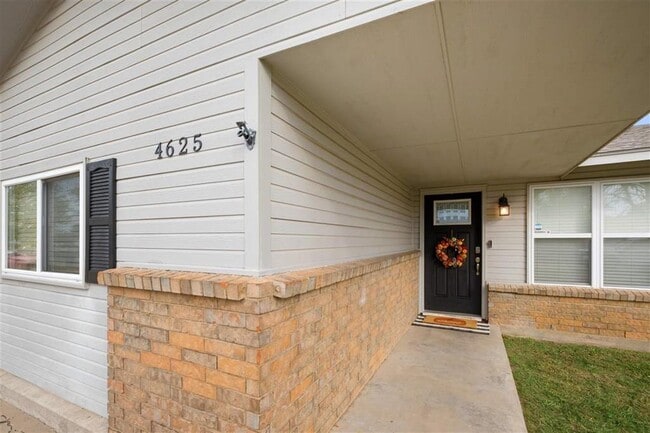 Building Photo - 4625 NW Ozmun Ave