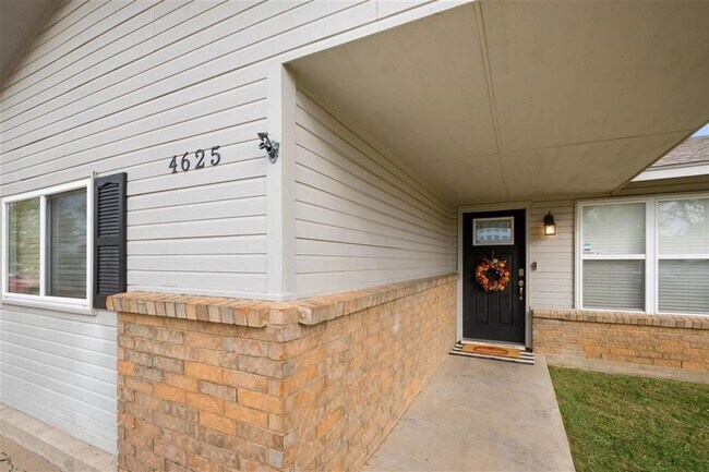 Foto del edificio - 4625 NW Ozmun Ave