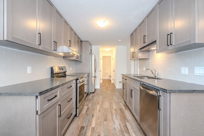 Building Photo - 236 Haylock Av