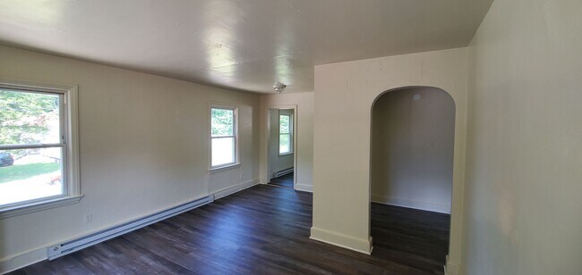 Foto del edificio - 2400 Maywood St