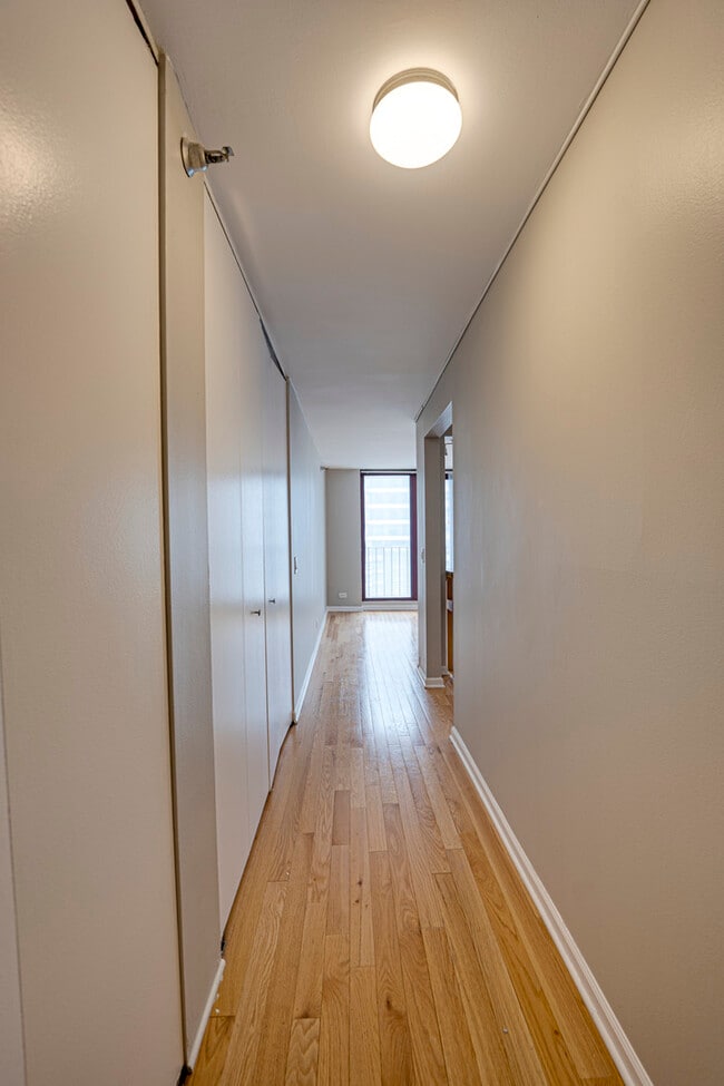 Building Photo - 200 N Dearborn St