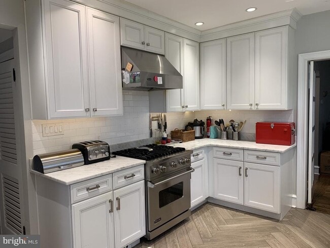Building Photo - 500 Woodbrook Ln