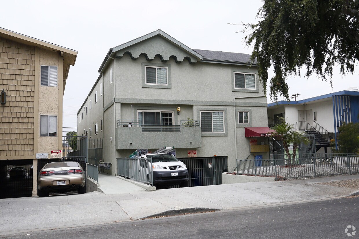 Primary Photo - 3321 Keystone Ave