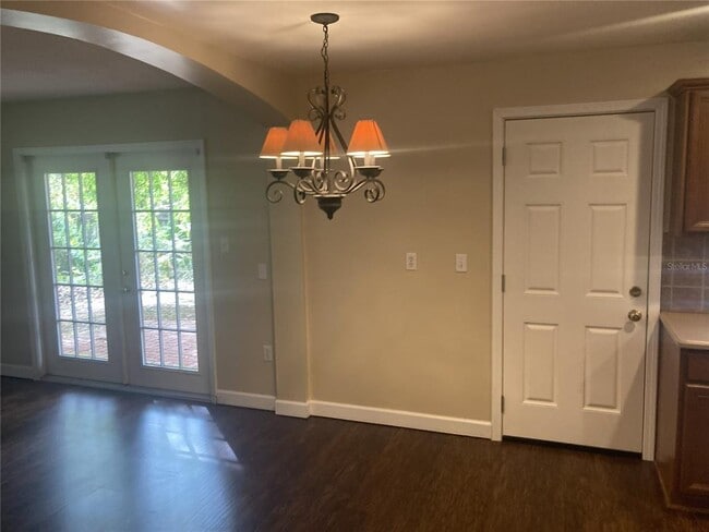 Building Photo - 805 Oakdale St