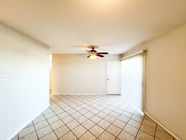 Building Photo - 2302 Wales Cir