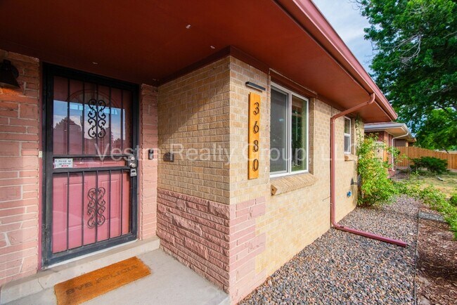 Foto del edificio - 3680 Grape St