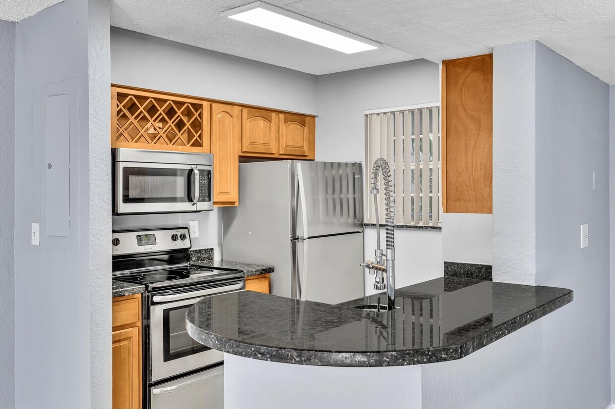 Photo - 2810 N Oakland Forest Dr (Oakland Park, FL)