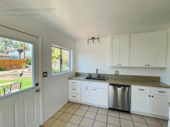 Building Photo - 616 San Luis Rey