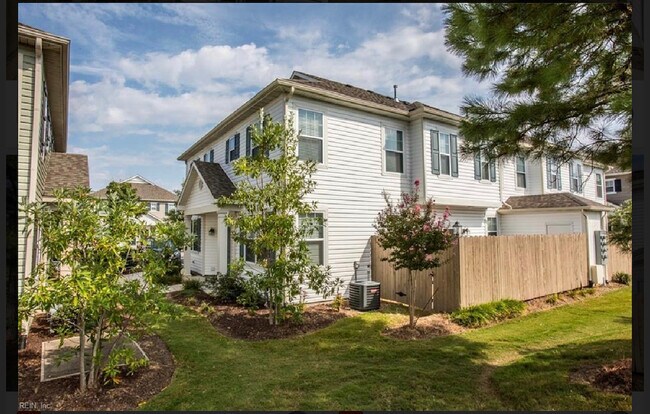 Foto del edificio - 1685 Halesworth Ln