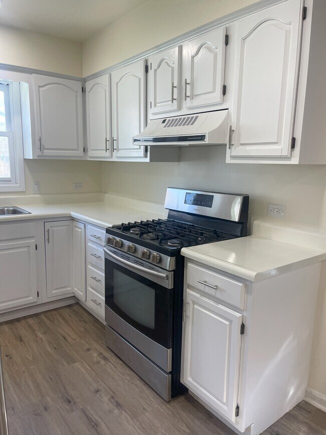 Cocina - 6607 Pauline Ave