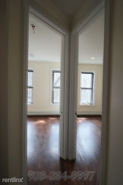 Building Photo - 310 Gates Ave