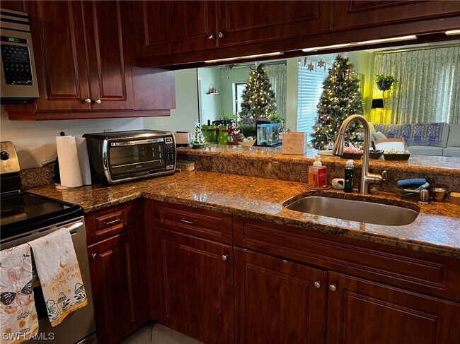 Foto del edificio - 7340 St Ives Way