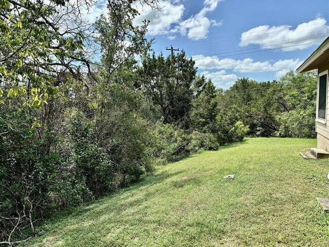 Building Photo - 3306 Westhill Dr