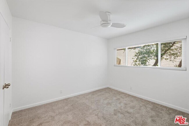 Foto del edificio - 2451 Corinth Avenue, Los Angeles, CA 90064...