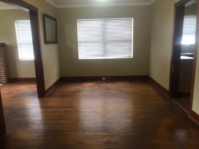 Foto del edificio - 705 W Robert St