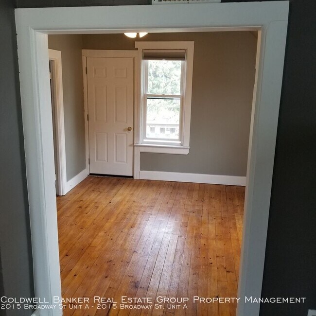 Building Photo - 2015 Broadway St Unit A