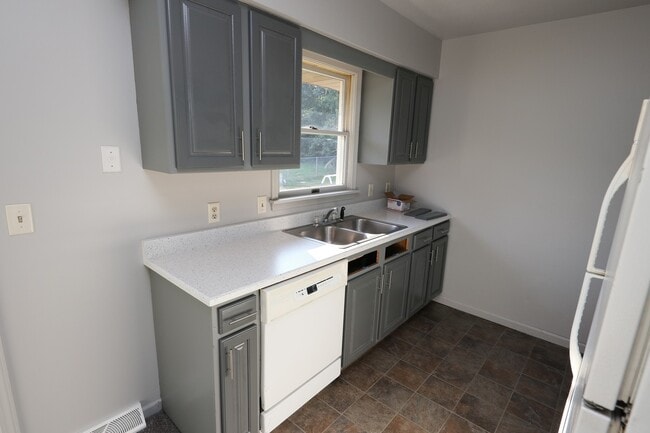Foto del edificio - Nice, Recently Renovated 2-Bedroom Duplex ...