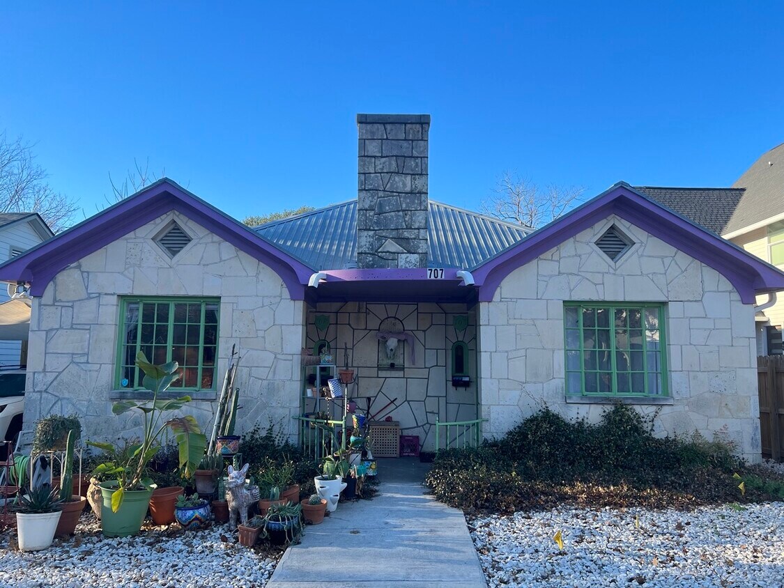 Primary Photo - 707 Harris Ave