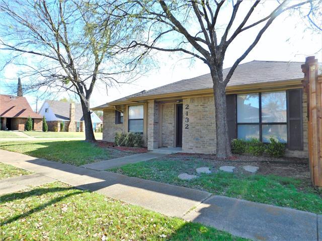 Building Photo - 2132 Cordoba Dr