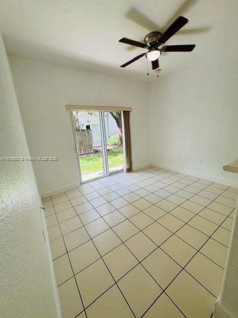 Foto del edificio - 1661 SE 28th St