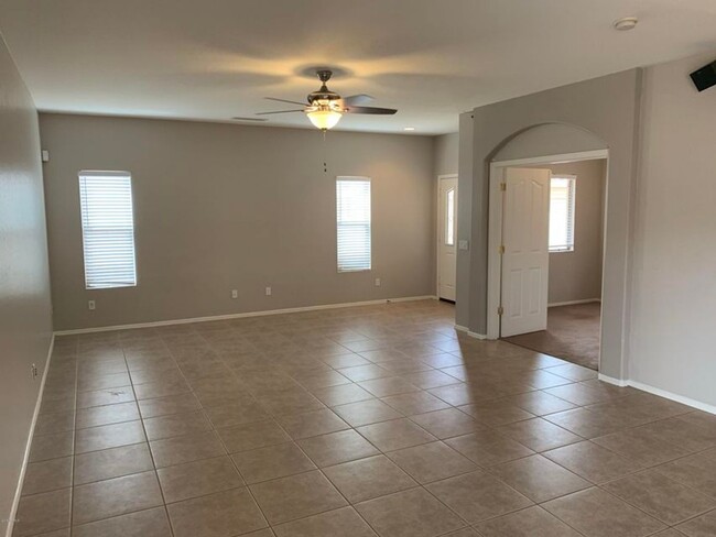 Foto del edificio - Nice 4 bedroom 2 bath home in East Mesa!