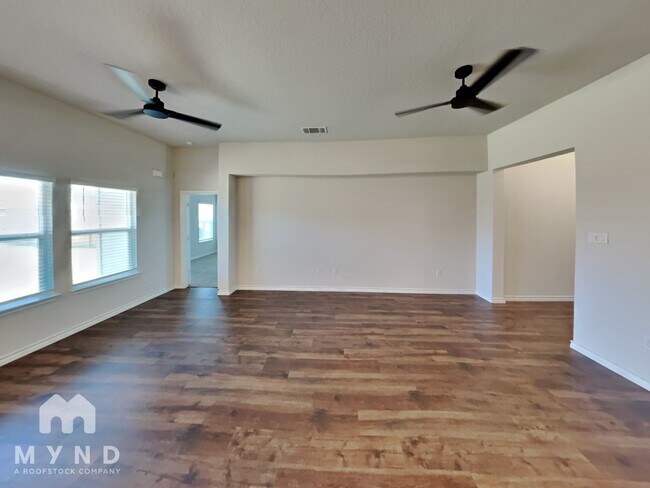 Building Photo - 420 Fig Tree St