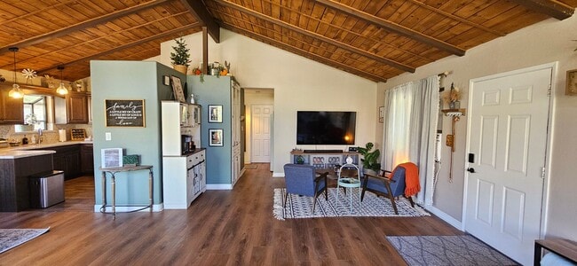 Building Photo - 37 Oak Pl