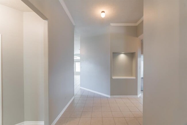Building Photo - 158 S Queenscliff Cir