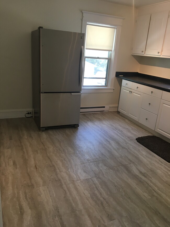 Kitchen - 317 Richey Ave