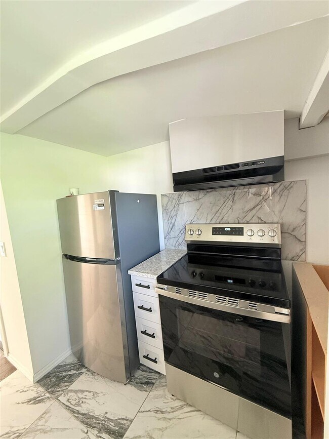 Foto del edificio - 815 Carpenter Pl