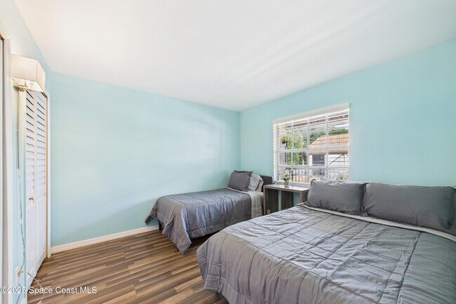 Foto del edificio - 3021 Sir Hamilton Cir