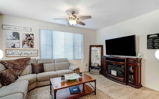 Building Photo - 3110 E Yountville Dr