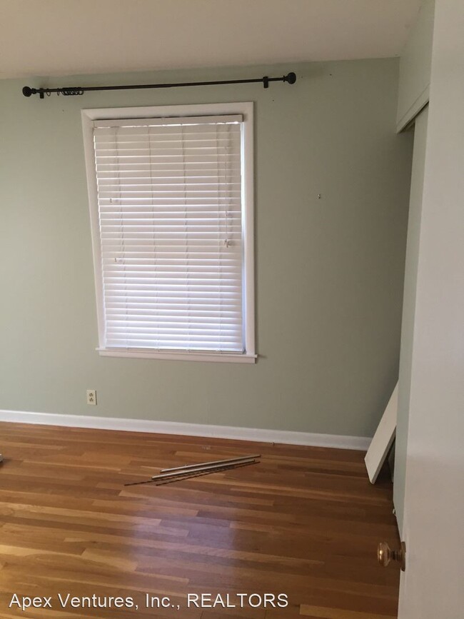 Building Photo - 3 br, 2 bath House - 924 Neuhoff Ln